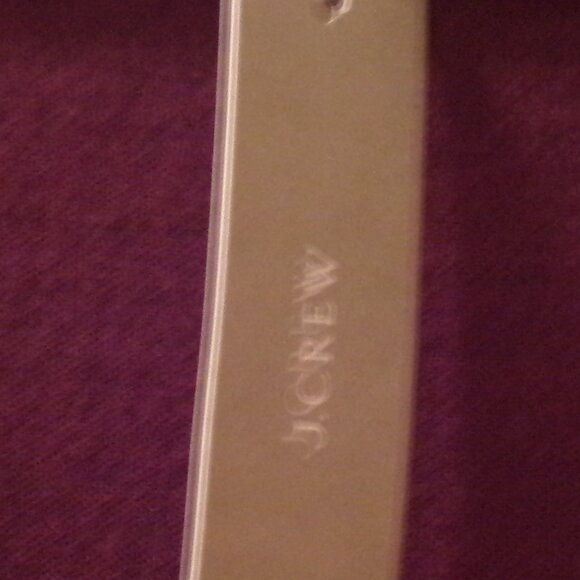 NWTS, J. CREW, SIZE L, BURGUNDY, V NECK, LIGHT WEIGHT, LONG SLEEVE SWEATER - Picture 3 of 3